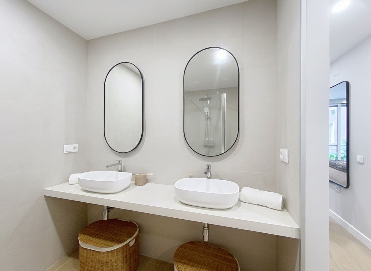 2 bedroom Apartment for sale in Estepona - € 492,000 (Ref: 9215249)