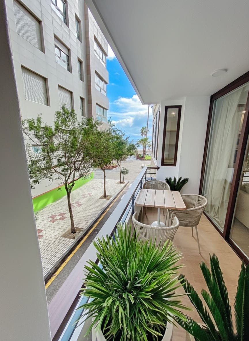 2 bedroom Apartment for sale in Estepona - € 492,000 (Ref: 9215249)