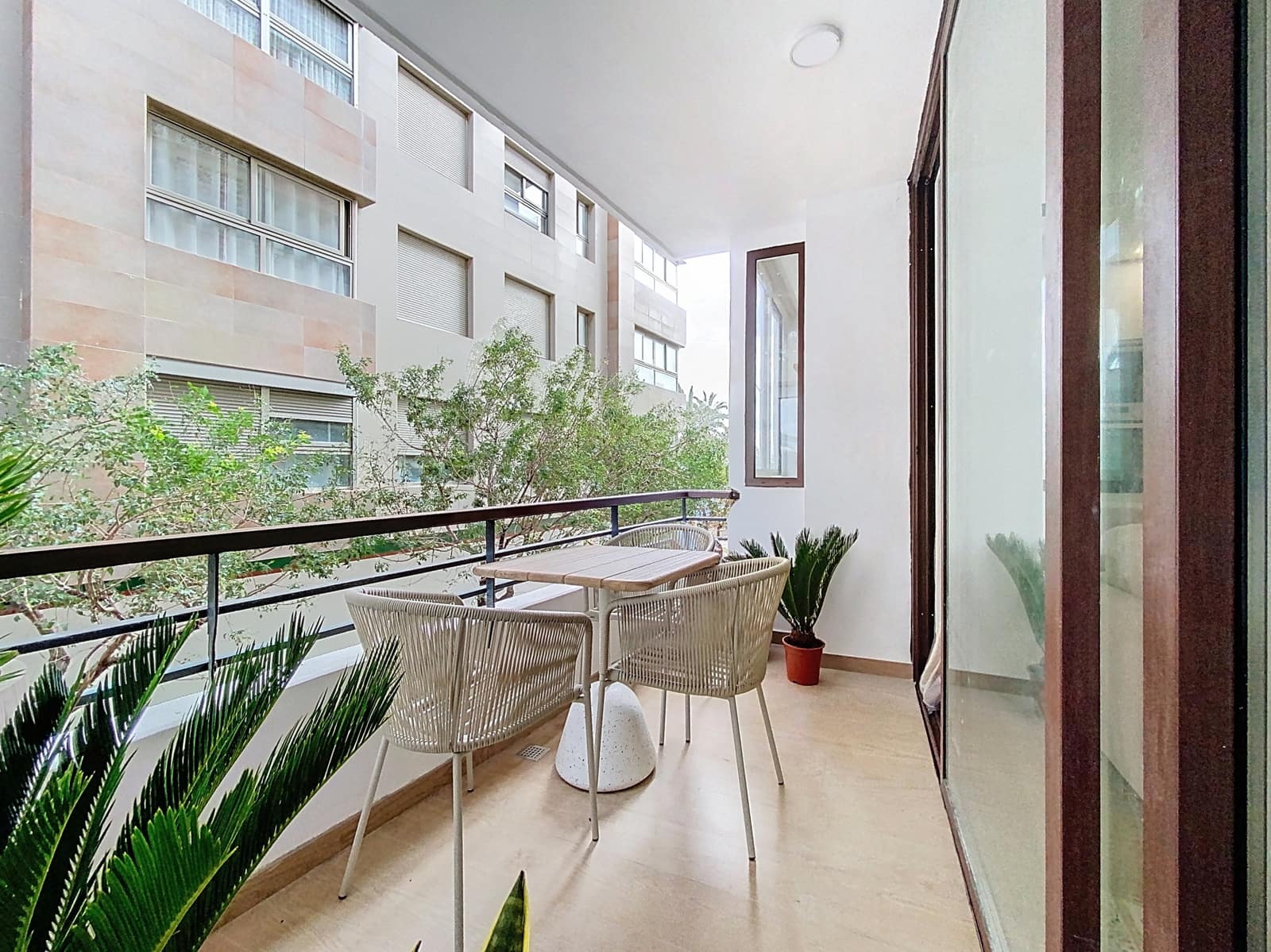 2 bedroom Apartment for sale in Estepona - € 492,000 (Ref: 9215249)