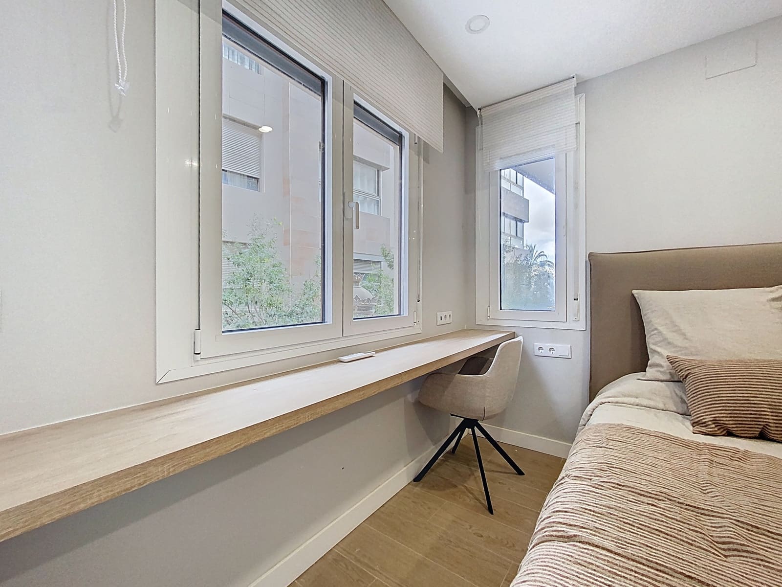 2 bedroom Apartment for sale in Estepona - € 492,000 (Ref: 9215249)