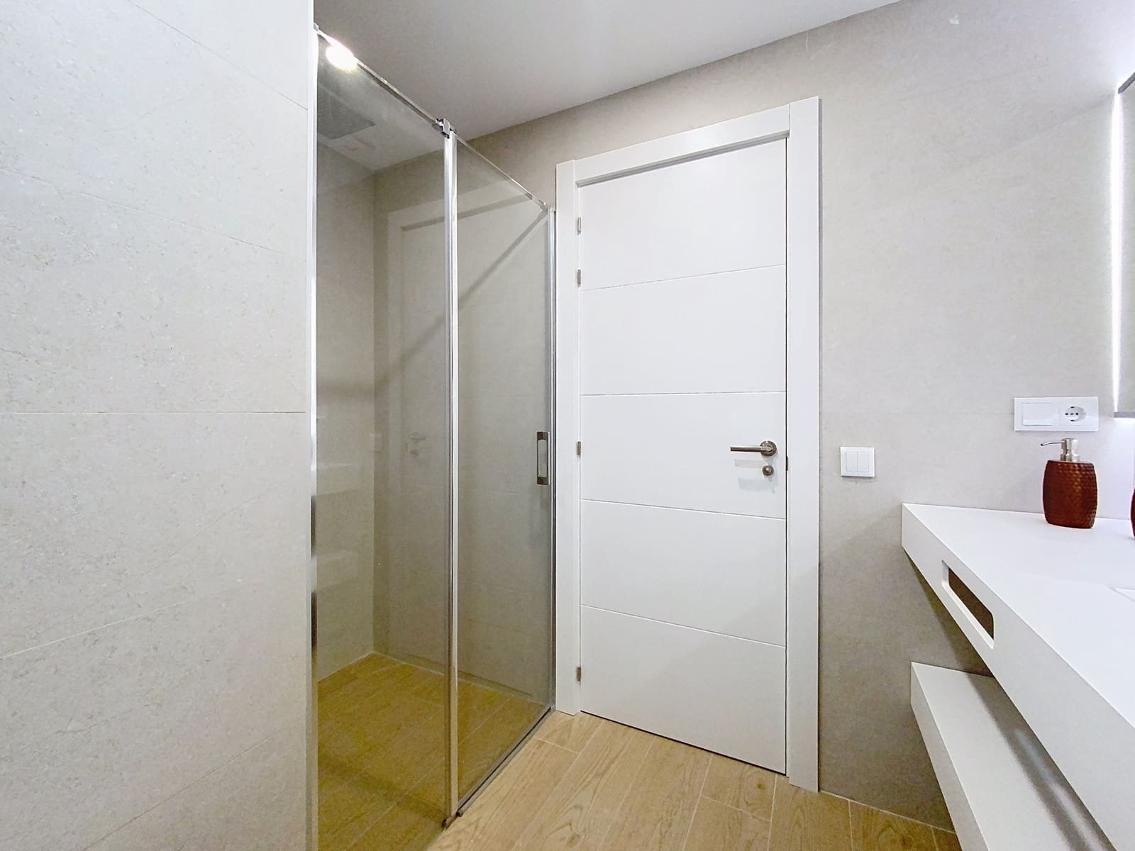 2 bedroom Apartment for sale in Estepona - € 492,000 (Ref: 9215249)