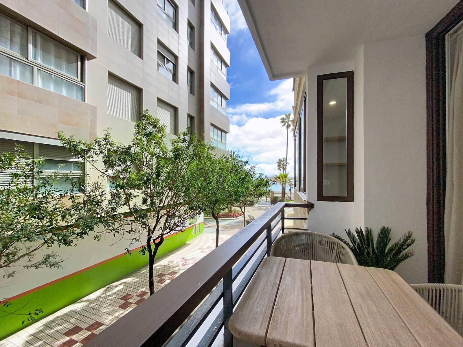 2 bedroom Apartment for sale in Estepona - € 492,000 (Ref: 9215249)