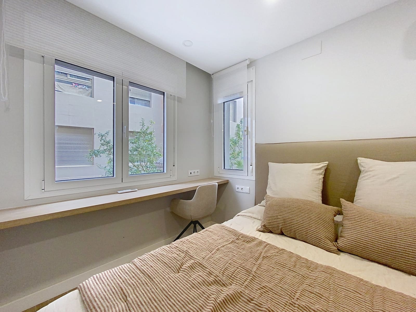 2 bedroom Apartment for sale in Estepona - € 492,000 (Ref: 9215249)