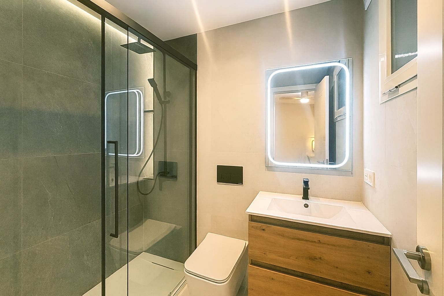 3 Zimmer Apartment zu verkaufen in Estepona mit Pool Garage - 560.000 € (Ref: 9240232)