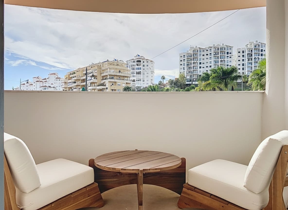 3 Zimmer Apartment zu verkaufen in Estepona mit Pool Garage - 560.000 € (Ref: 9240232)