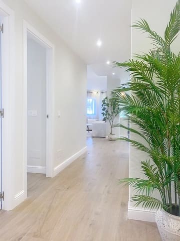 3 Zimmer Apartment zu verkaufen in Estepona mit Pool Garage - 560.000 € (Ref: 9240232)