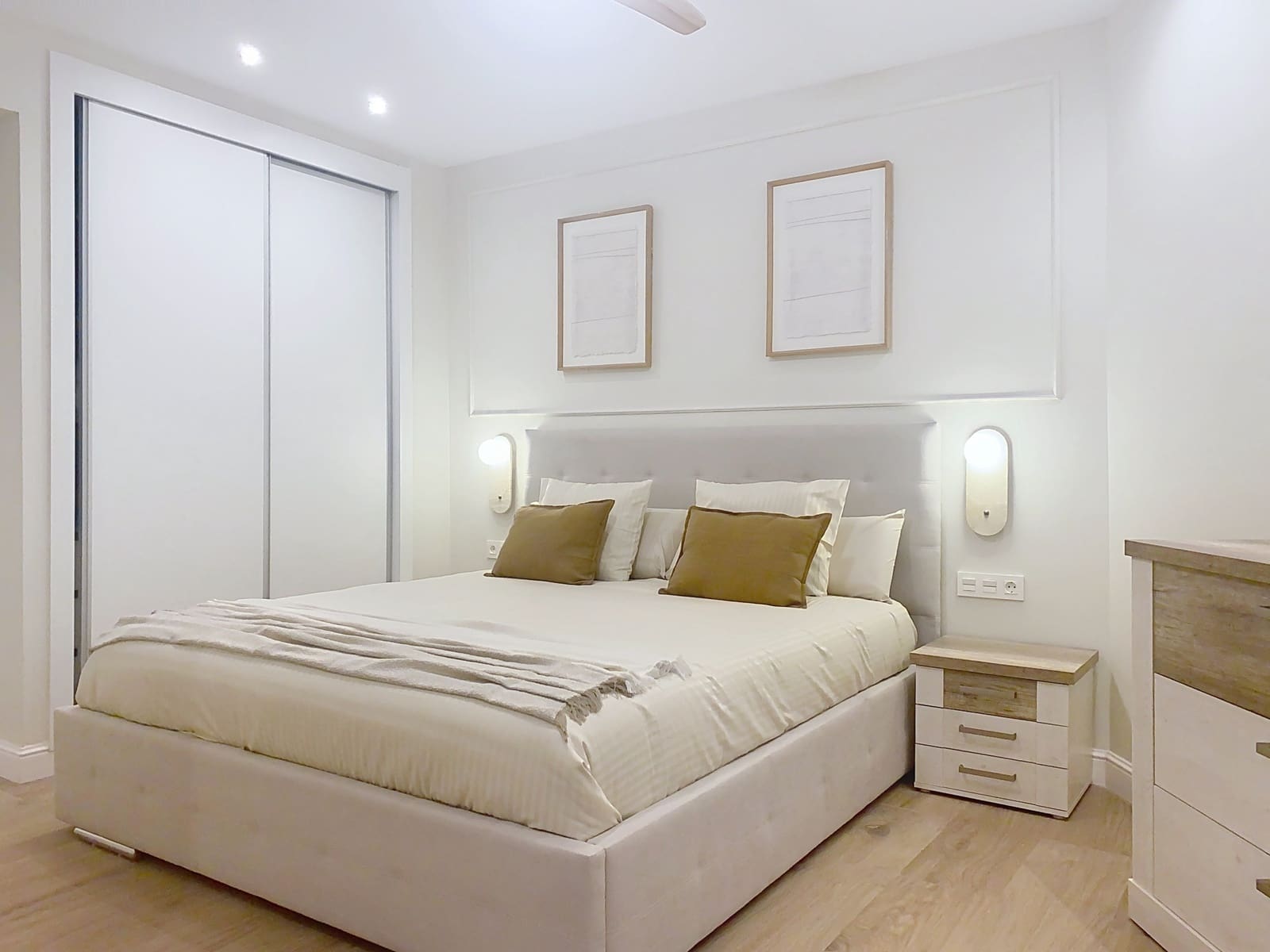 3 bedroom Apartment for sale in Estepona with pool garage - € 560,000 (Ref: 9240232)