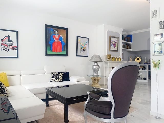 4 bedroom Townhouse for sale in Estepona with pool garage - € 525,000 (Ref: 9252257)