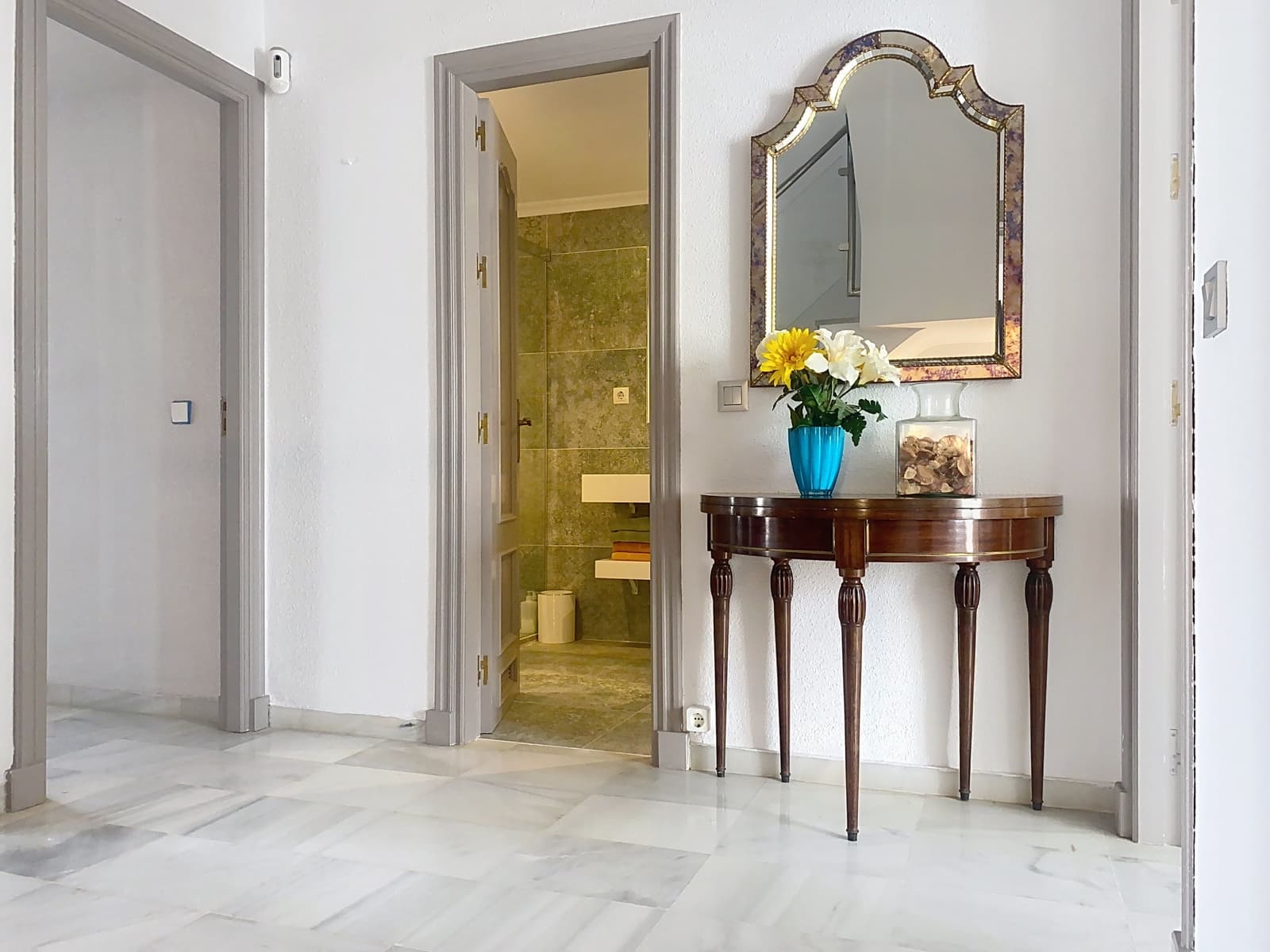 4 Zimmer Haus zu verkaufen in Estepona mit Pool Garage - 525.000 € (Ref: 9252257)