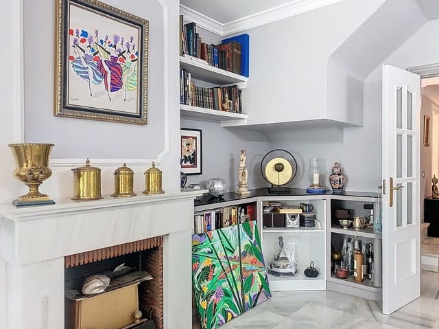 4 bedroom Townhouse for sale in Estepona with pool garage - € 525,000 (Ref: 9252257)