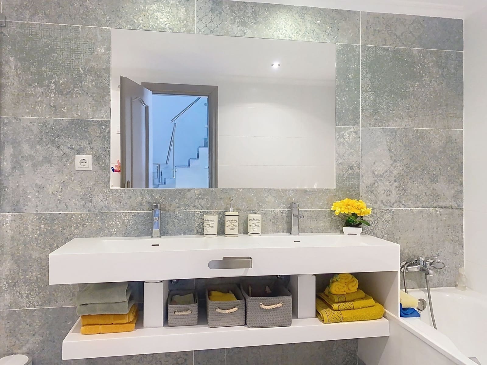 4 Zimmer Haus zu verkaufen in Estepona mit Pool Garage - 525.000 € (Ref: 9252257)