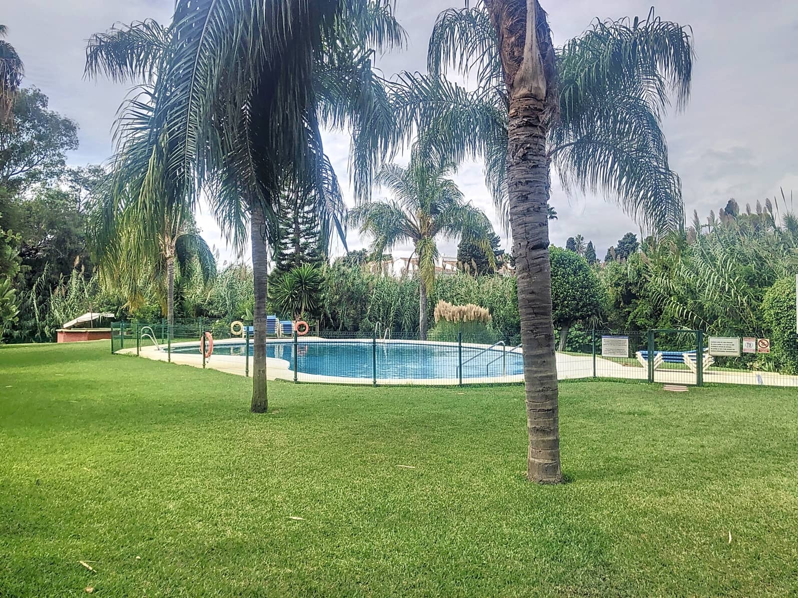 4 Zimmer Haus zu verkaufen in Estepona mit Pool Garage - 525.000 € (Ref: 9252257)