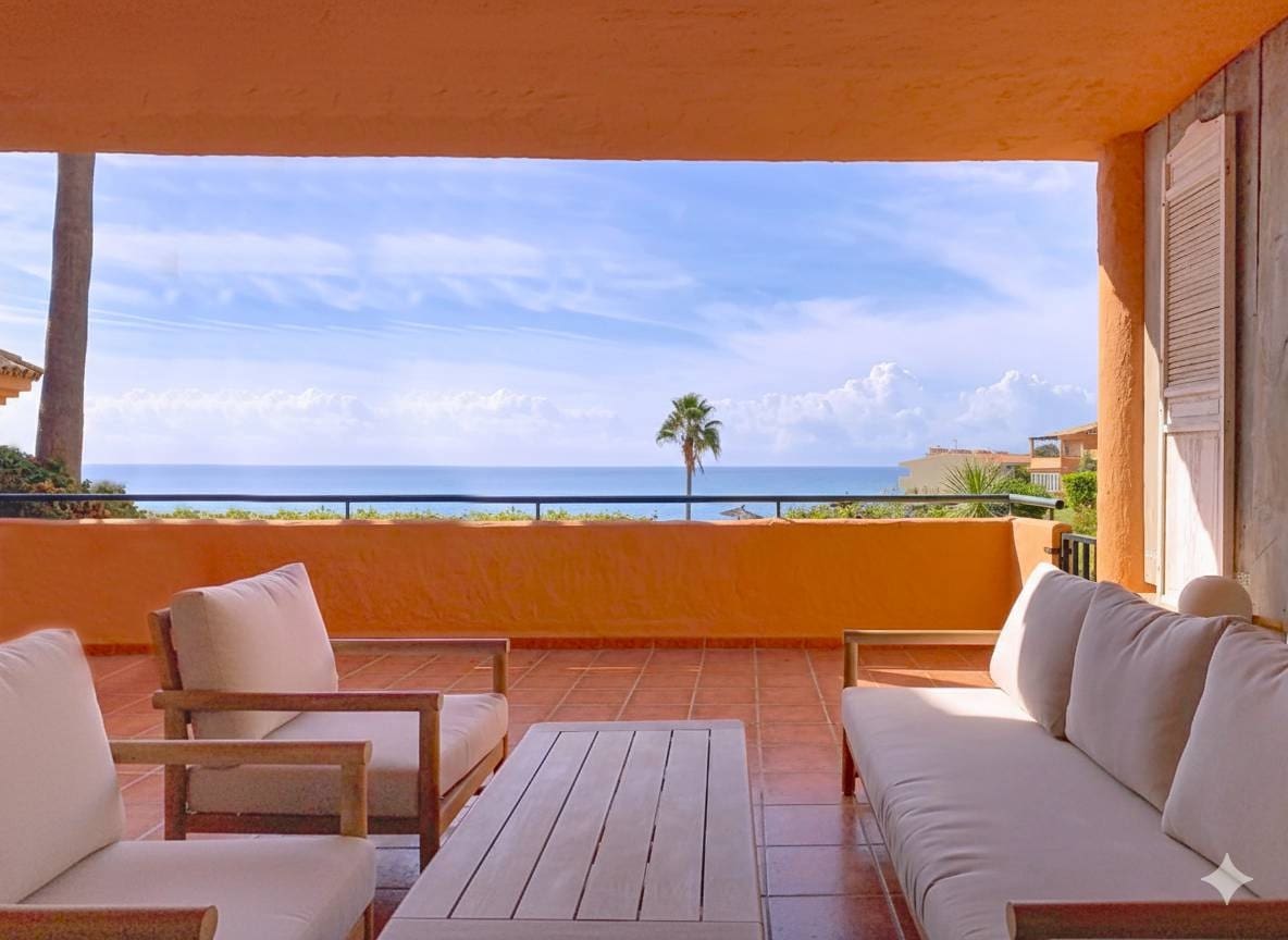 Casa de 3 habitaciones en Estepona en venta con piscina garaje - 795.000 € (Ref: 9257205)