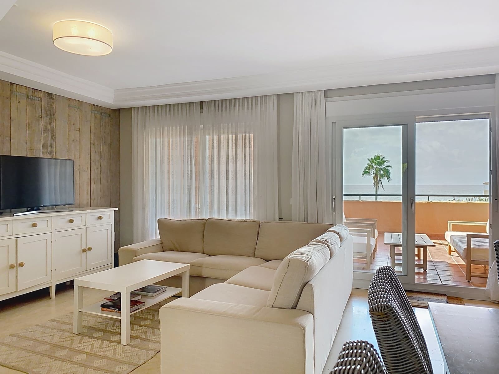 Casa de 3 habitaciones en Estepona en venta con piscina garaje - 795.000 € (Ref: 9257205)