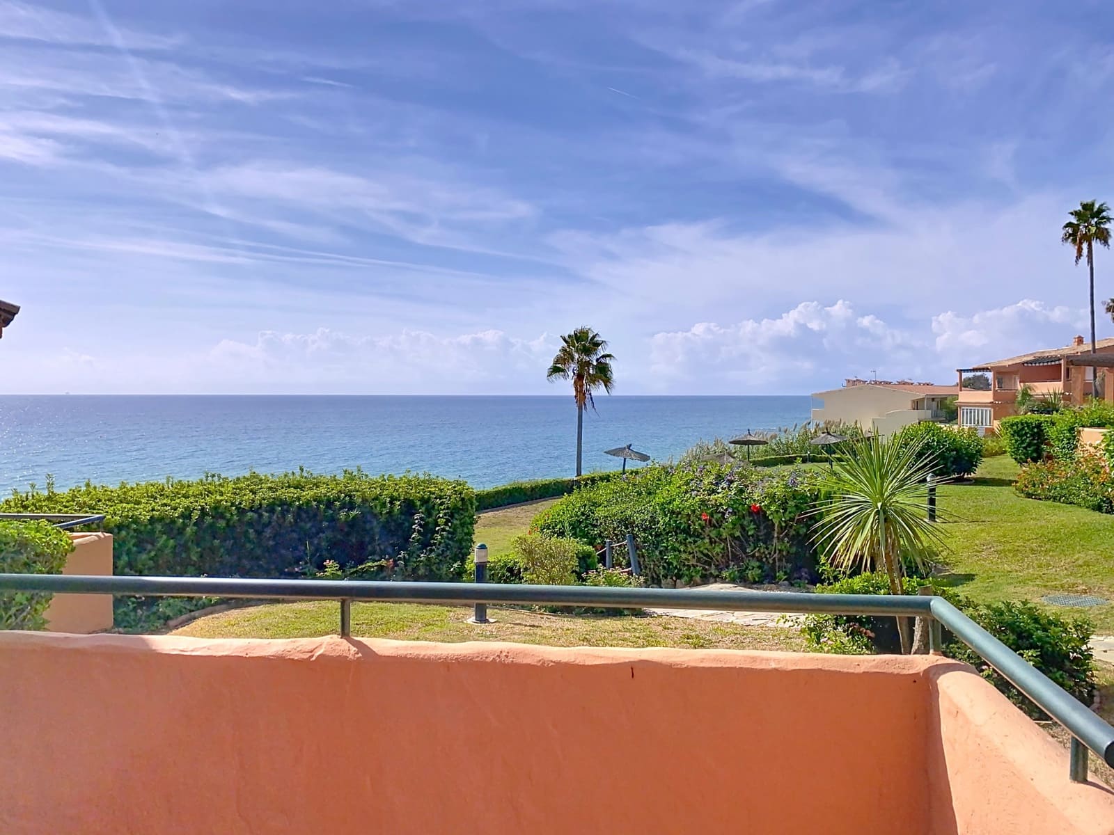 Casa de 3 habitaciones en Estepona en venta con piscina garaje - 795.000 € (Ref: 9257205)