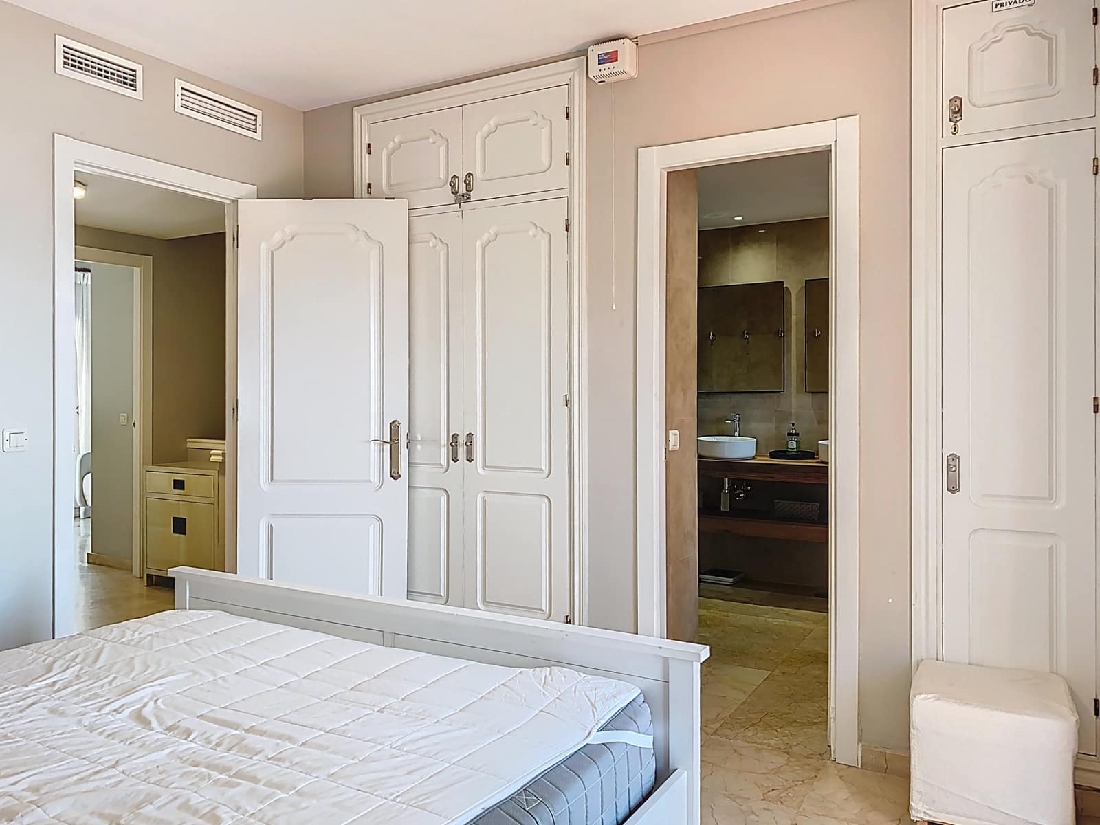 Casa de 3 habitaciones en Estepona en venta con piscina garaje - 795.000 € (Ref: 9257205)