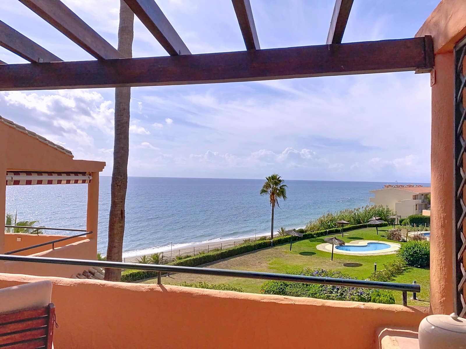 Casa de 3 habitaciones en Estepona en venta con piscina garaje - 795.000 € (Ref: 9257205)