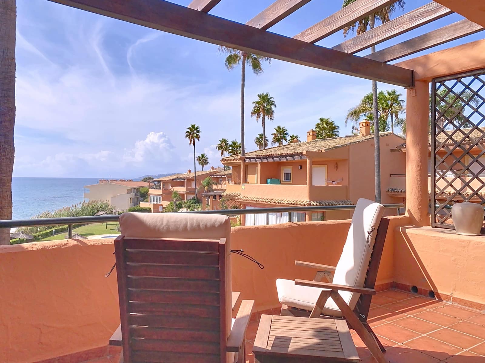 Casa de 3 habitaciones en Estepona en venta con piscina garaje - 795.000 € (Ref: 9257205)