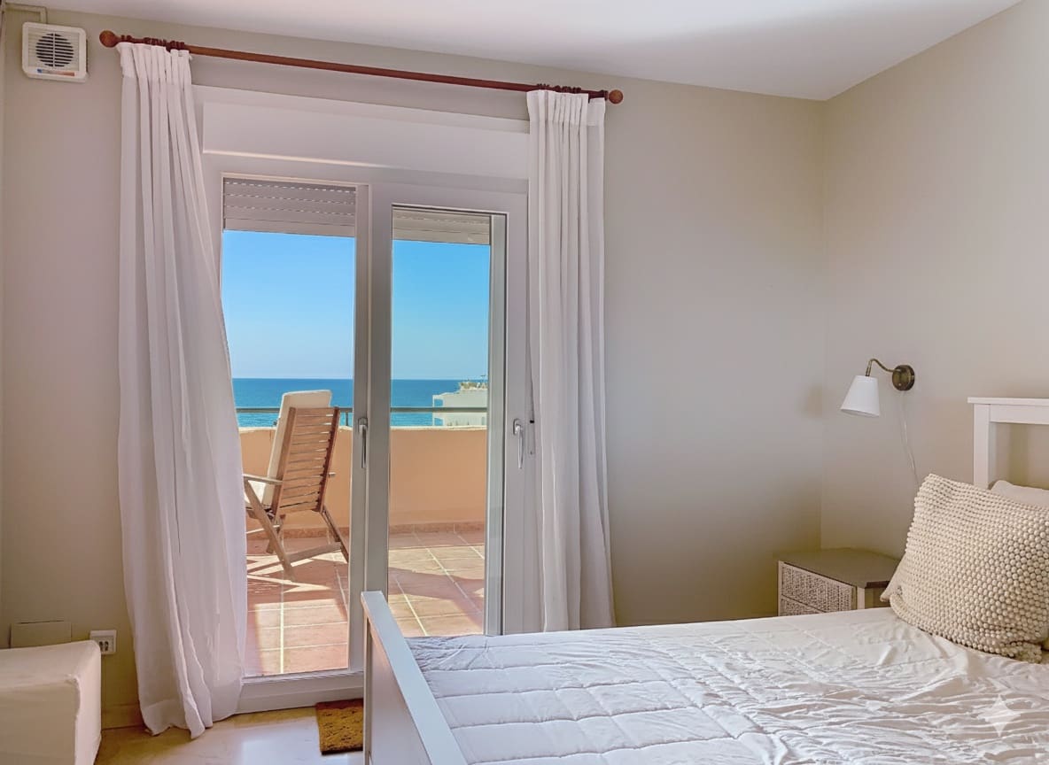 Casa de 3 habitaciones en Estepona en venta con piscina garaje - 795.000 € (Ref: 9257205)