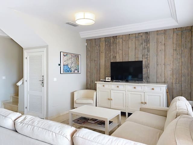 3 chambre Maison de Ville à vendre à Buenas Noches, Estepona avec piscine garage - 695 000 € (Ref: 9257205)