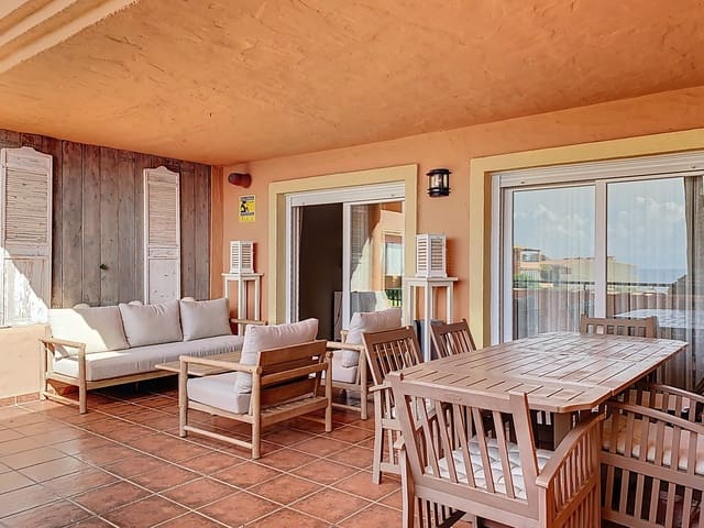 3 chambre Maison de Ville à vendre à Buenas Noches, Estepona avec piscine garage - 695 000 € (Ref: 9257205)