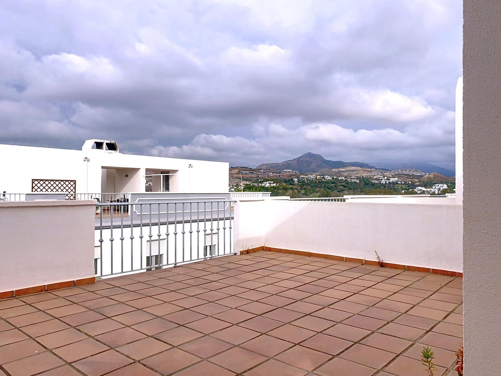Casa de 3 habitaciones en Estepona en venta con piscina garaje - 655.000 € (Ref: 9257206)