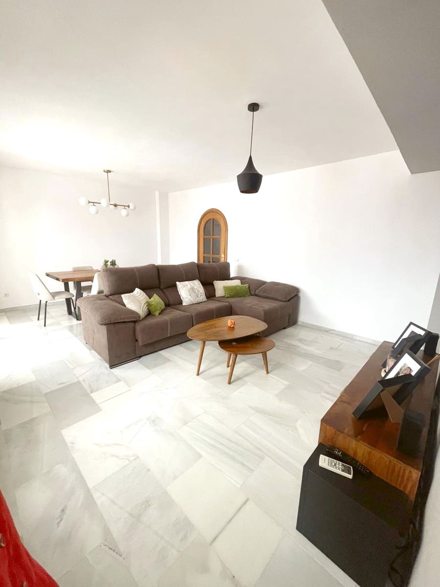 3 bedroom Townhouse for sale in Estepona with pool garage - € 655,000 (Ref: 9257206)