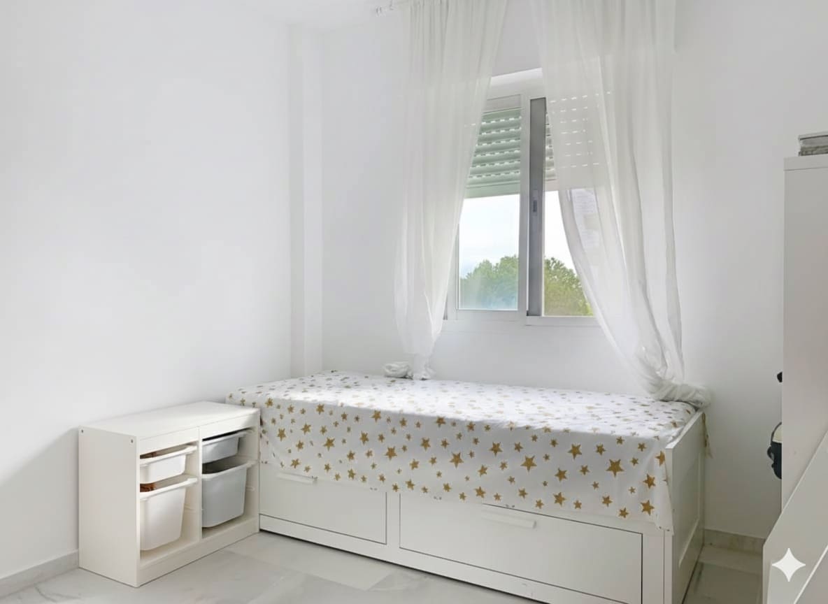 3 bedroom Townhouse for sale in Estepona with pool garage - € 655,000 (Ref: 9257206)