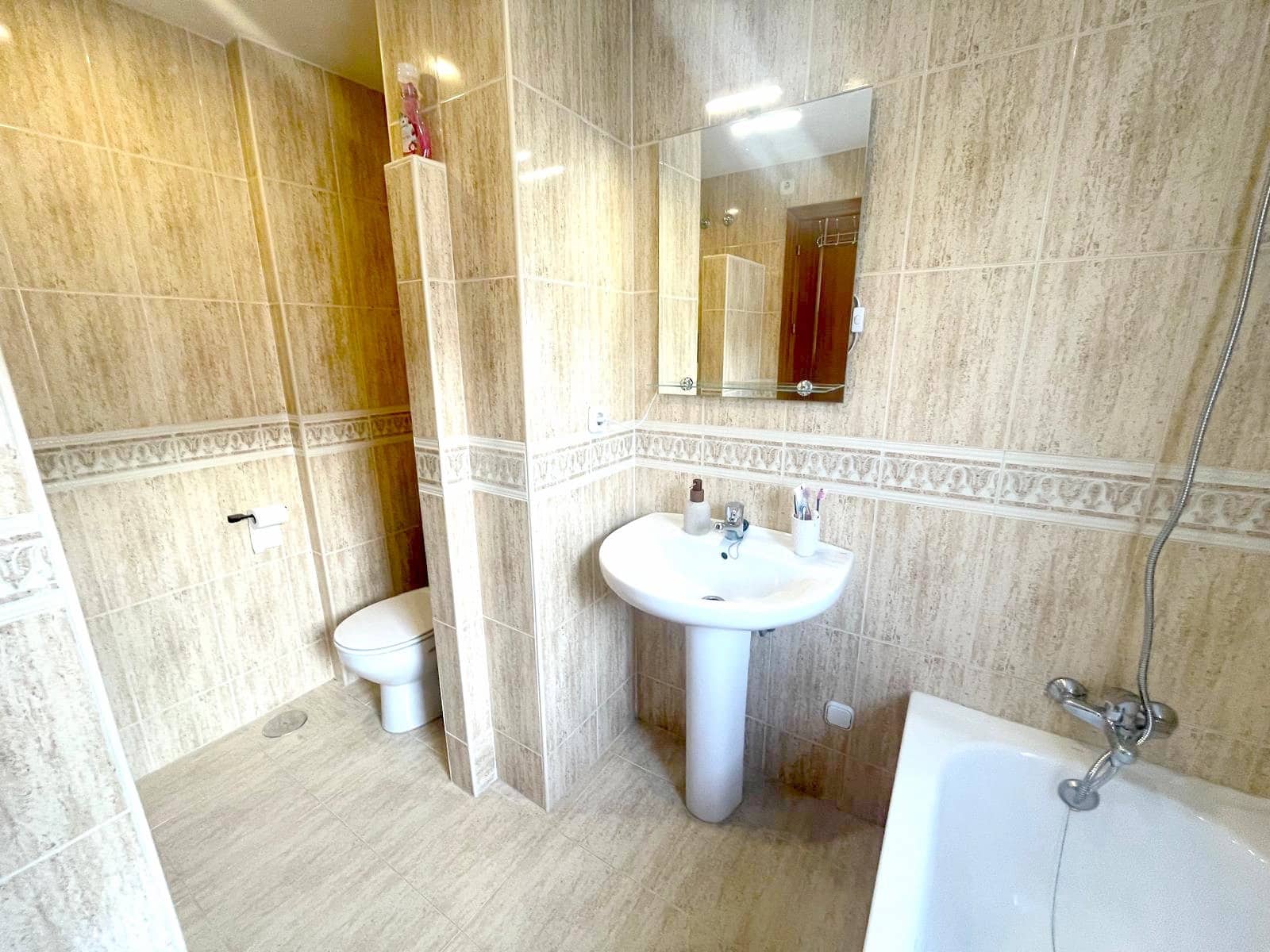 3 bedroom Townhouse for sale in Estepona with pool garage - € 655,000 (Ref: 9257206)