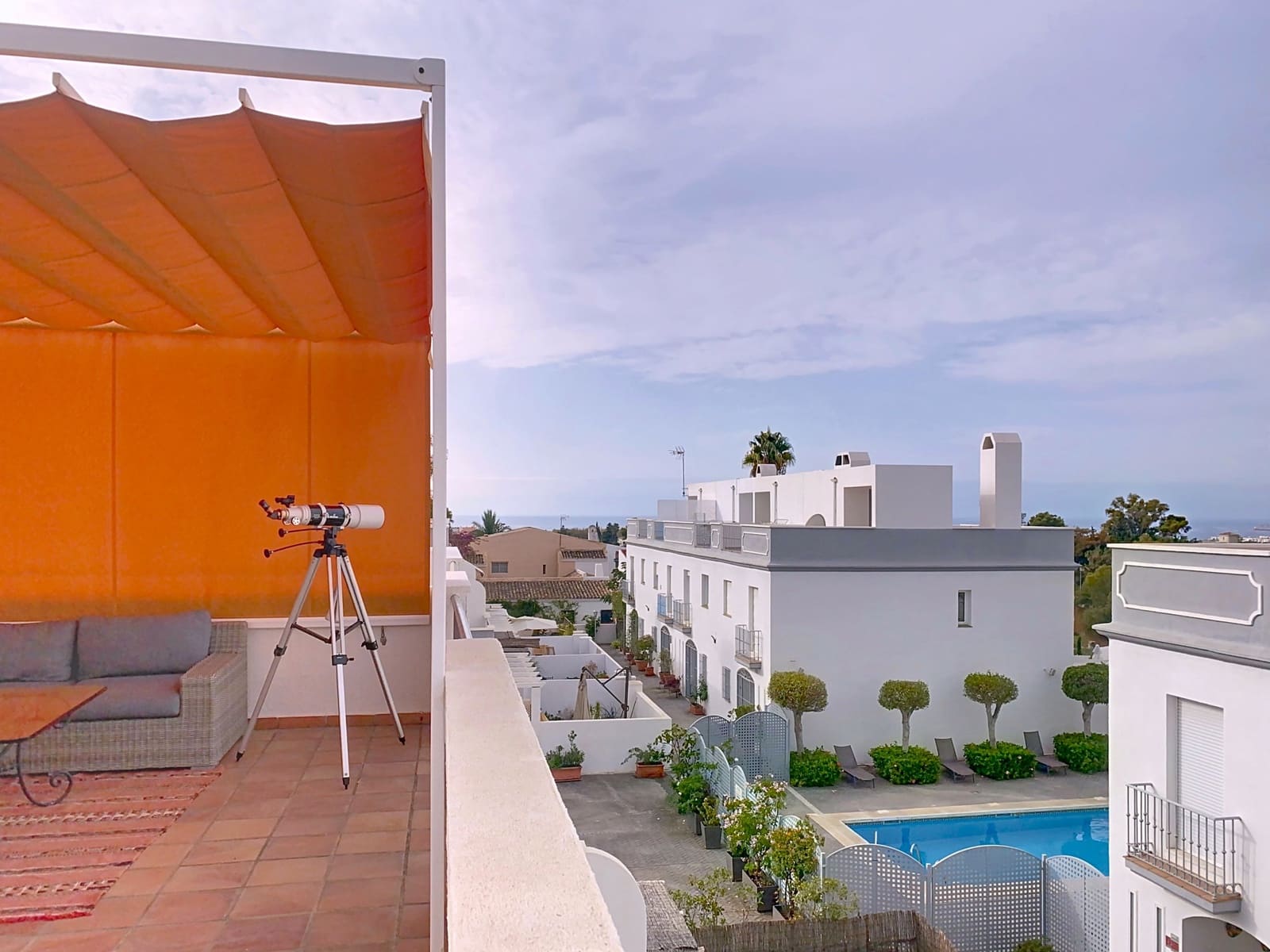 3 bedroom Townhouse for sale in Estepona with pool garage - € 655,000 (Ref: 9257206)