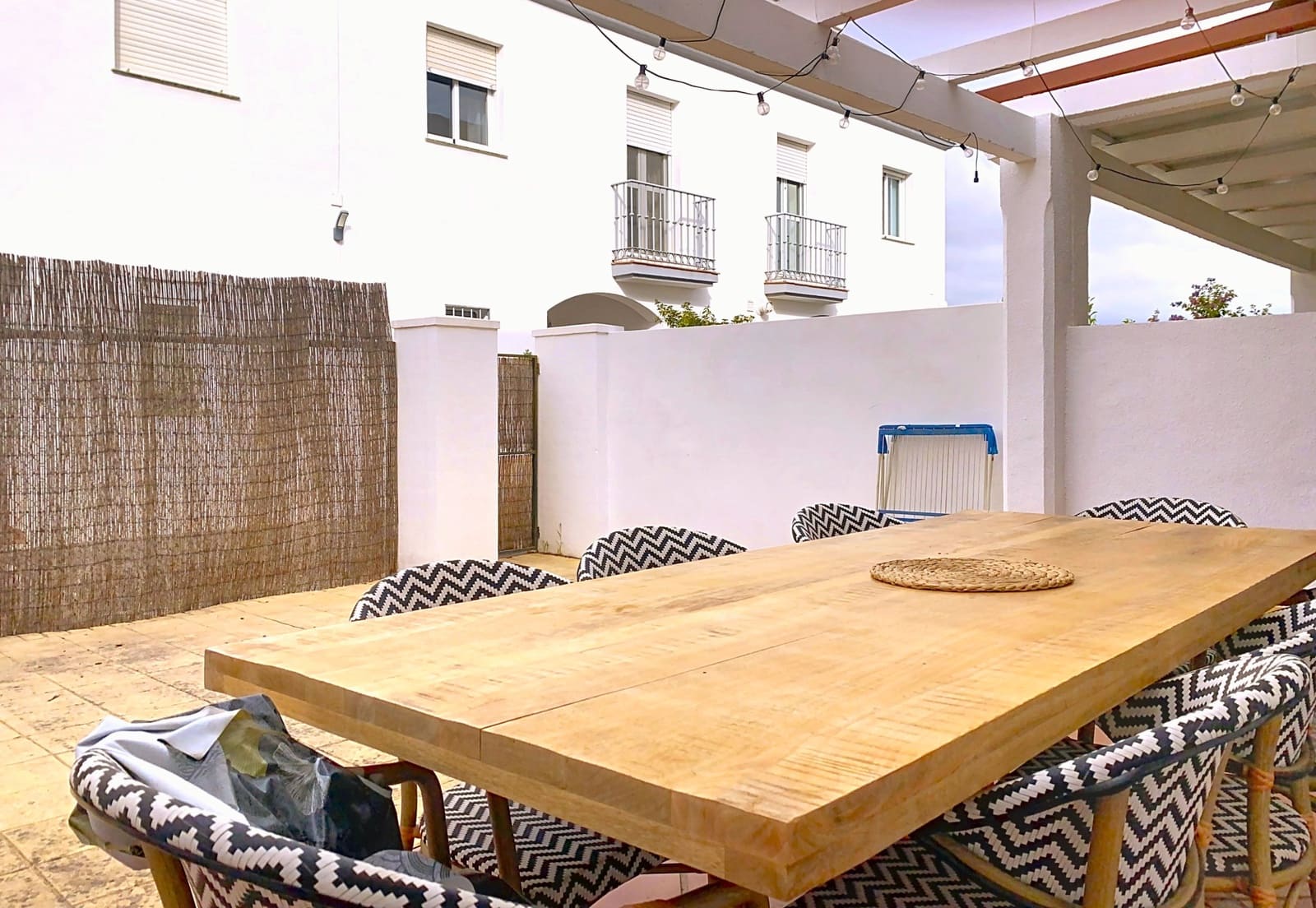 3 bedroom Townhouse for sale in Estepona with pool garage - € 655,000 (Ref: 9257206)