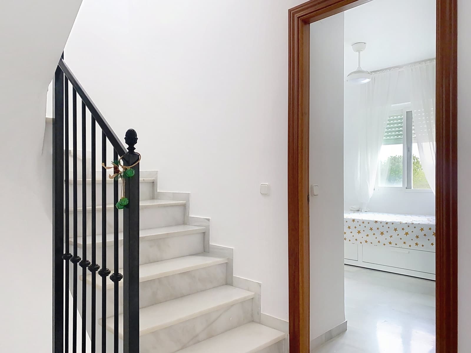 3 bedroom Townhouse for sale in Estepona with pool garage - € 655,000 (Ref: 9257206)