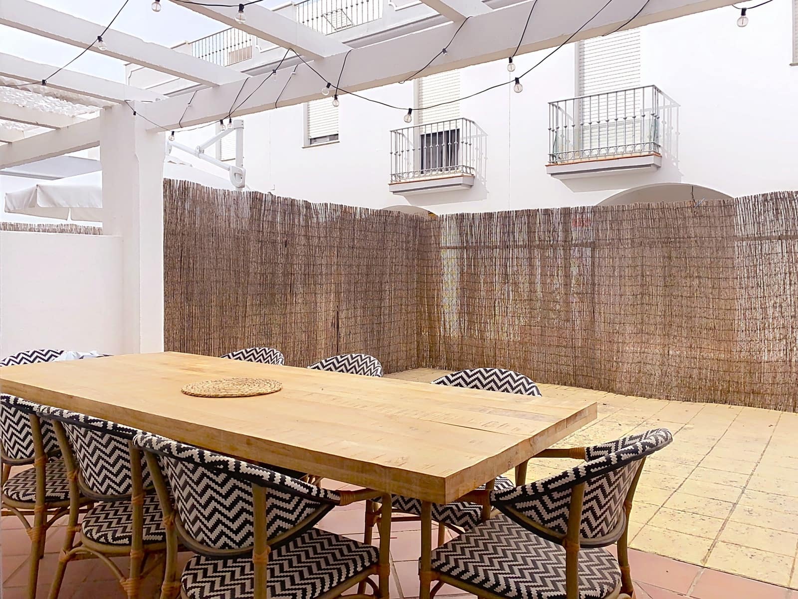 3 bedroom Townhouse for sale in Estepona with pool garage - € 655,000 (Ref: 9257206)