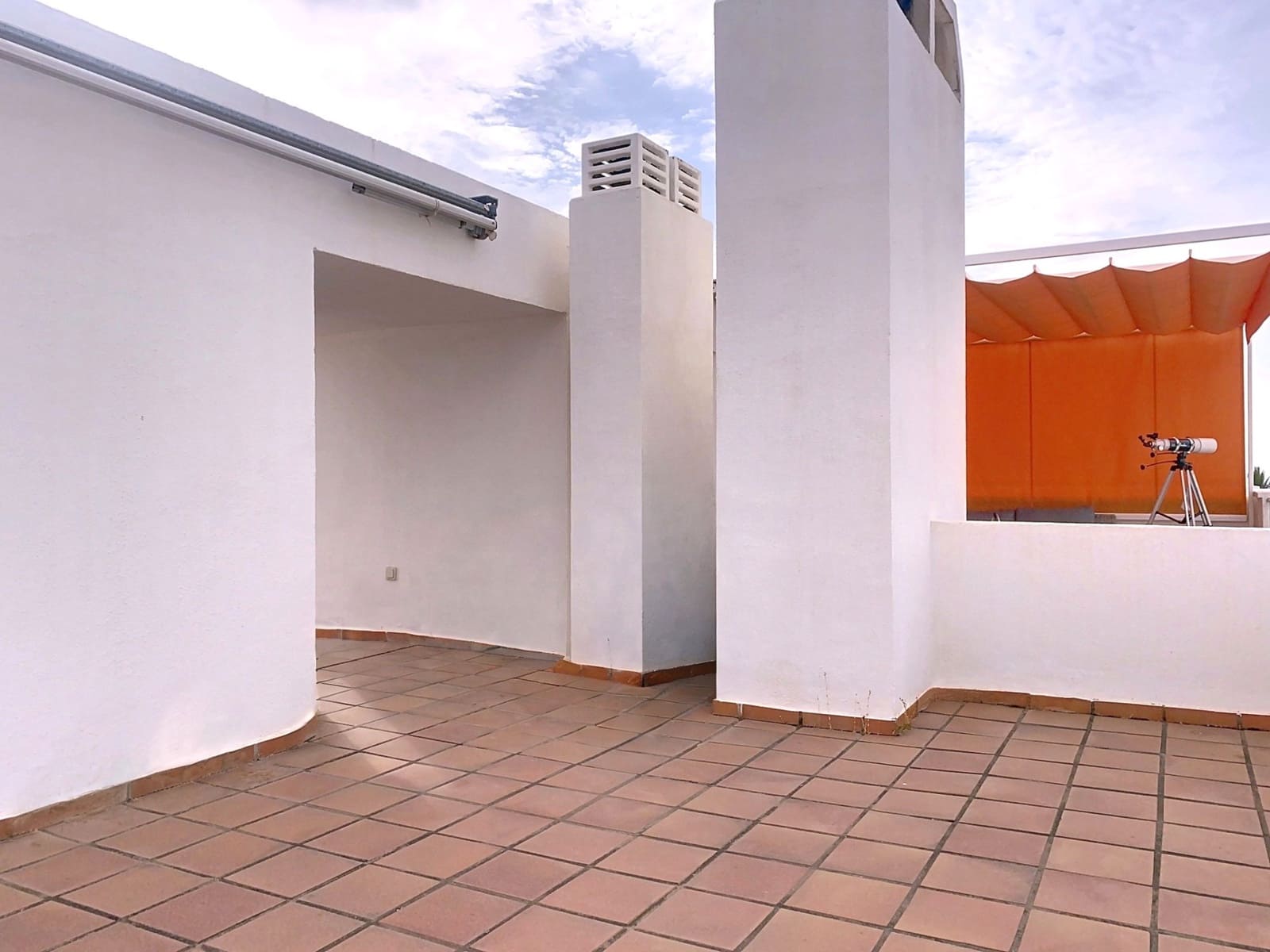 3 bedroom Townhouse for sale in Estepona with pool garage - € 655,000 (Ref: 9257206)