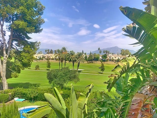 Pareado de 4 habitaciones en Guadalmina Alta, Marbella en venta con piscina garaje - 850.000 € (Ref: 9262499)