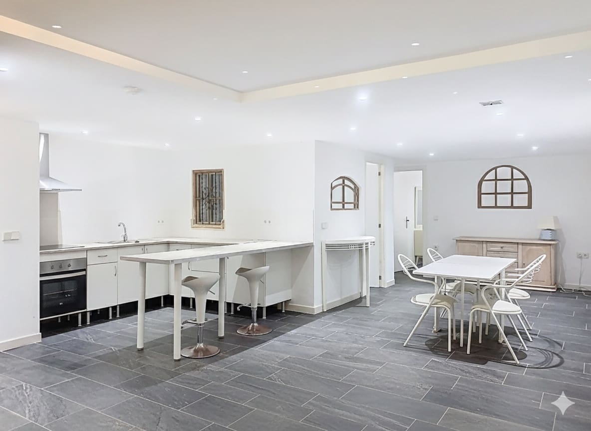 Pareado de 4 habitaciones en Guadalmina en venta con piscina garaje - 850.000 € (Ref: 9262499)