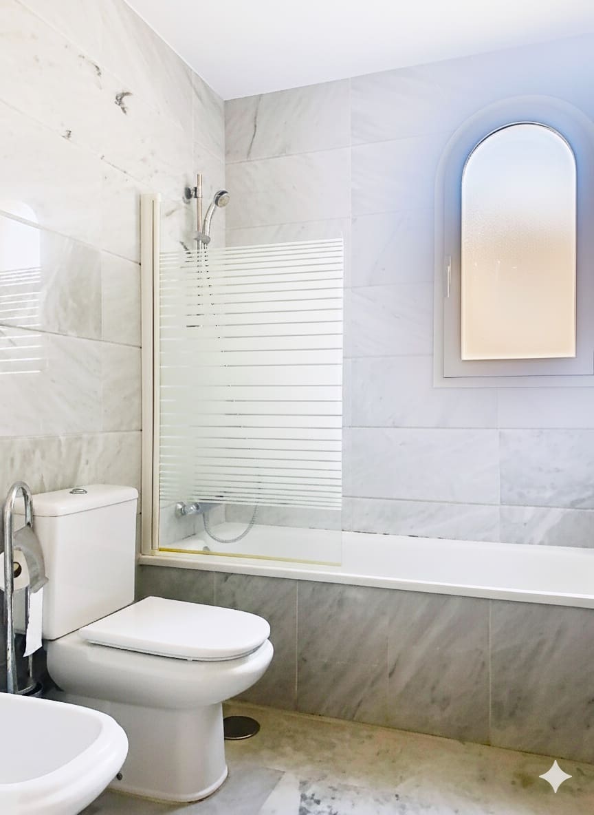 Pareado de 4 habitaciones en Guadalmina en venta con piscina garaje - 850.000 € (Ref: 9262499)