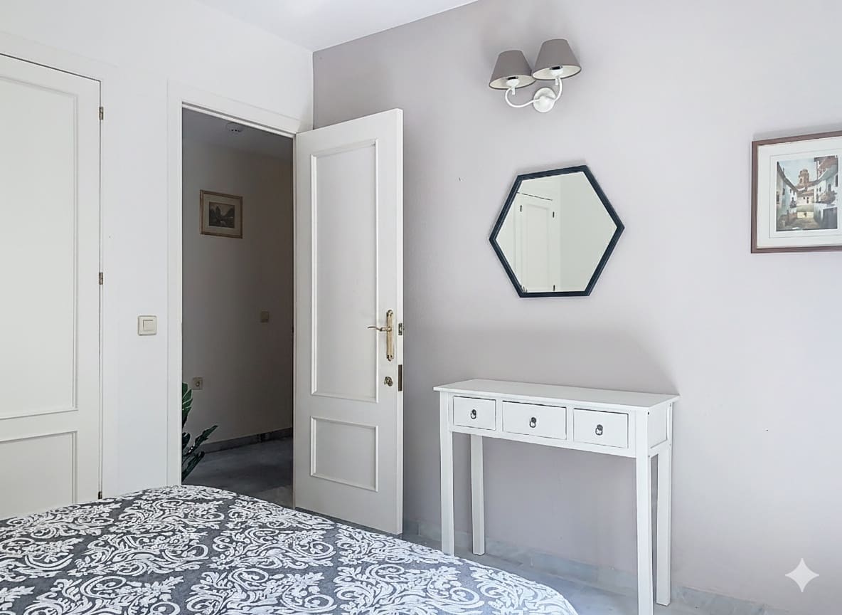 Pareado de 4 habitaciones en Guadalmina en venta con piscina garaje - 850.000 € (Ref: 9262499)