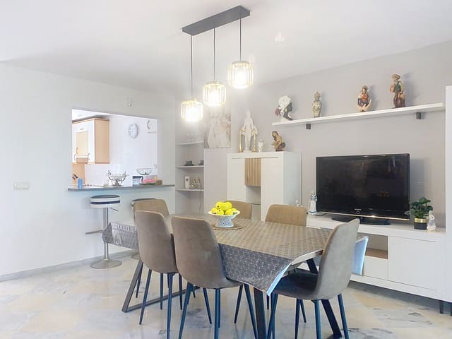 Pareado de 4 habitaciones en Guadalmina Alta, Marbella en venta con piscina garaje - 850.000 € (Ref: 9262499)