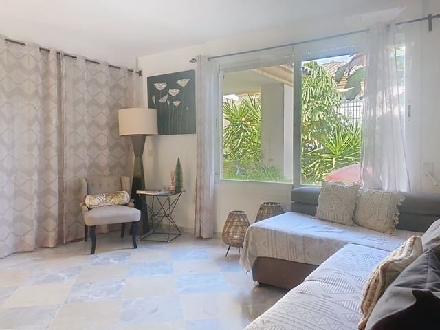 Pareado de 4 habitaciones en Guadalmina Alta, Marbella en venta con piscina garaje - 850.000 € (Ref: 9262499)