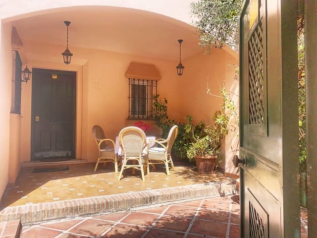 Pareado de 4 habitaciones en Guadalmina Alta, Marbella en venta con piscina garaje - 850.000 € (Ref: 9262499)