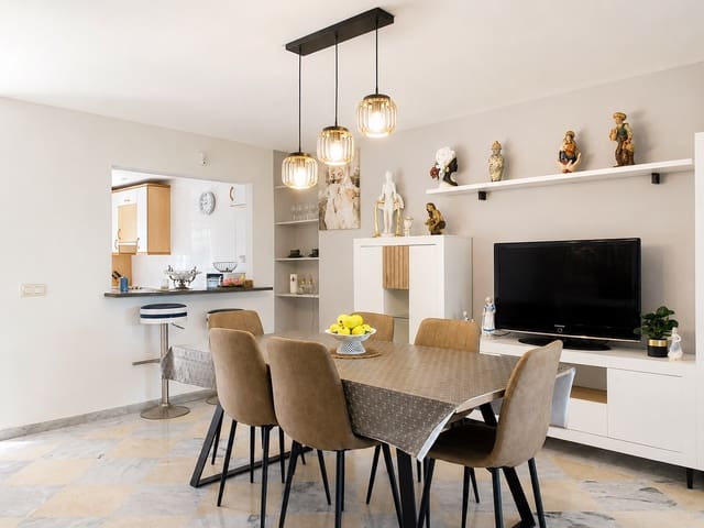 4 slaapkamer Halfvrijstaande villa te koop in Guadalmina Alta, Marbella met zwembad garage - € 750.000 (Ref: 9262499)