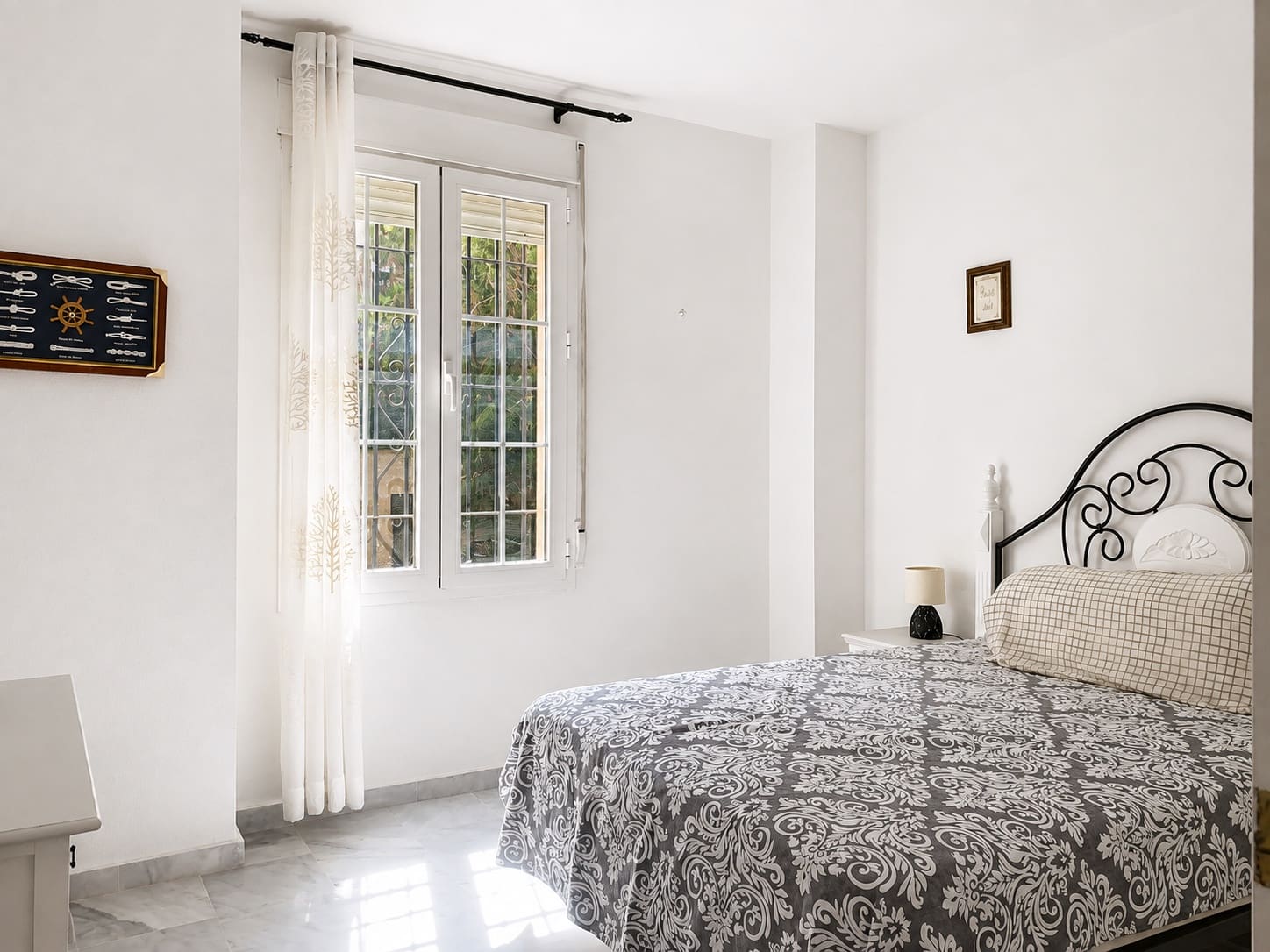 Pareado de 4 habitaciones en Guadalmina en venta con piscina garaje - 750.000 € (Ref: 9262499)