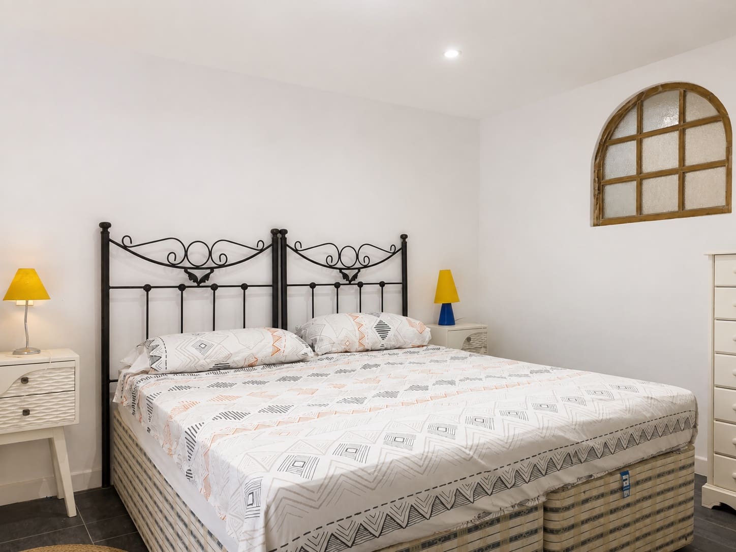 Pareado de 4 habitaciones en Guadalmina en venta con piscina garaje - 750.000 € (Ref: 9262499)
