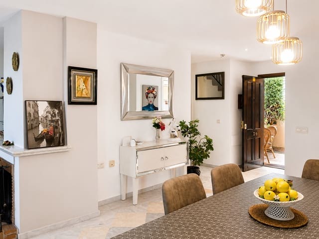 4 slaapkamer Halfvrijstaande villa te koop in Guadalmina Alta, Marbella met zwembad garage - € 750.000 (Ref: 9262499)