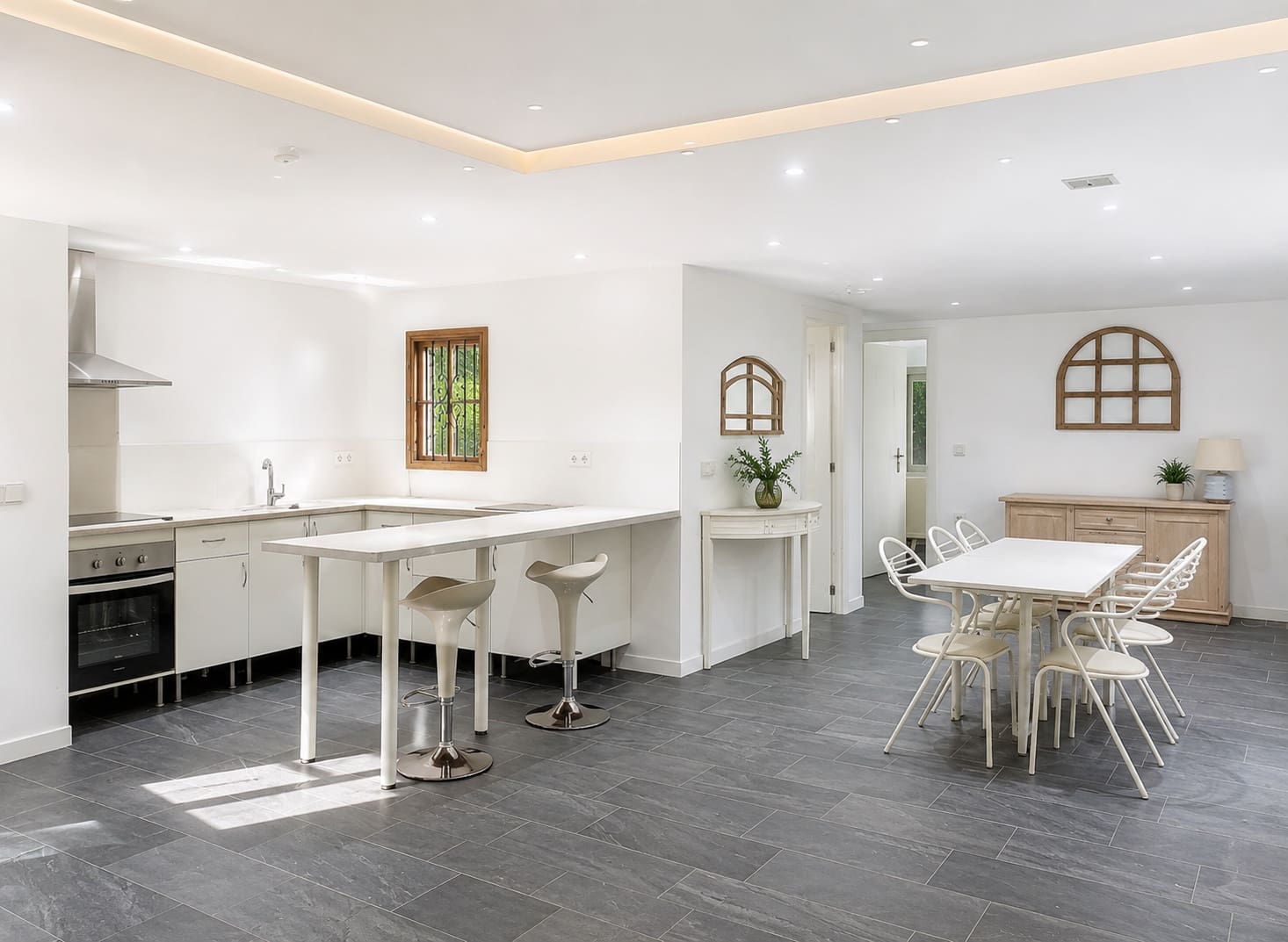 Pareado de 4 habitaciones en Guadalmina en venta con piscina garaje - 750.000 € (Ref: 9262499)