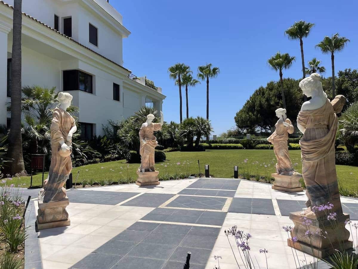 2 quarto Apartamento para venda em Estepona com piscina garagem - 1 250 000 € (Ref: 9297481)