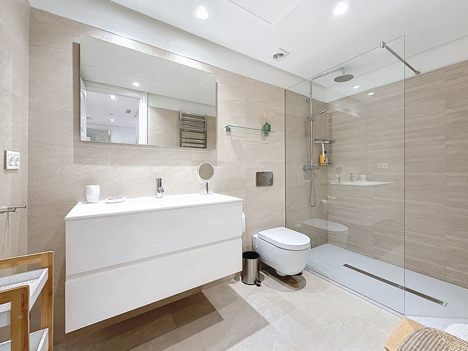 2 quarto Apartamento para venda em Estepona com piscina garagem - 1 250 000 € (Ref: 9297481)