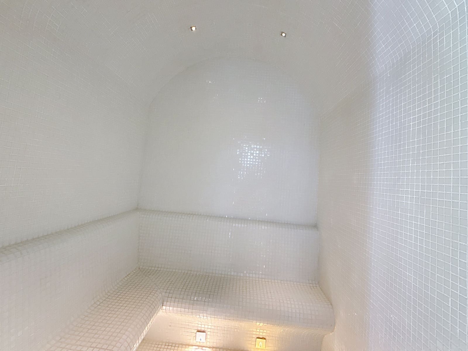 2 quarto Apartamento para venda em Estepona com piscina garagem - 1 250 000 € (Ref: 9297481)