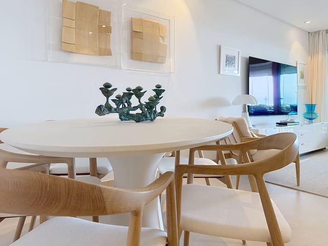 2 bedroom Apartment for sale in Estepona with pool garage - € 1,250,000 (Ref: 9297481)